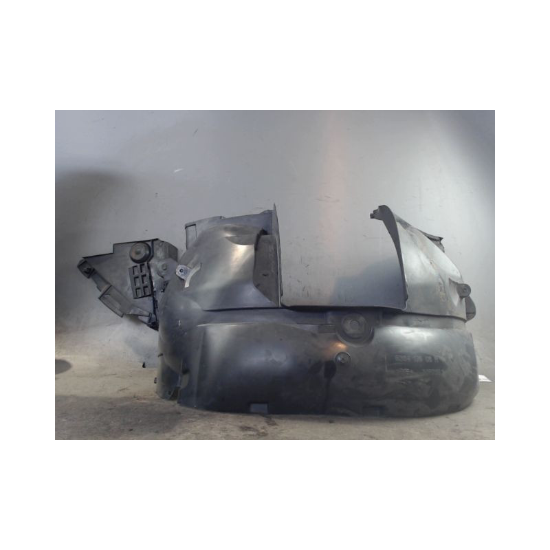 PARE-BOUE AVANT GAUCHE DACIA SANDERO