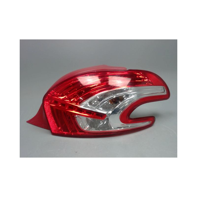 FEU ARRIERE DROIT PEUGEOT 208 PHASE 1 ESSENCE