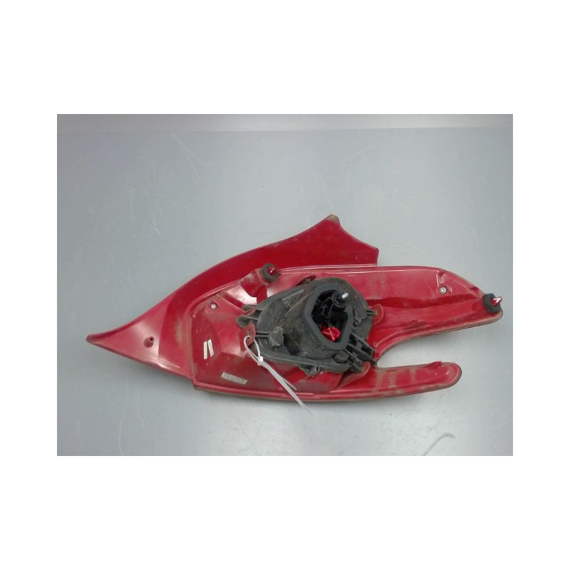 FEU ARRIERE GAUCHE  PEUGEOT 208 PHASE 1 ESSENCE