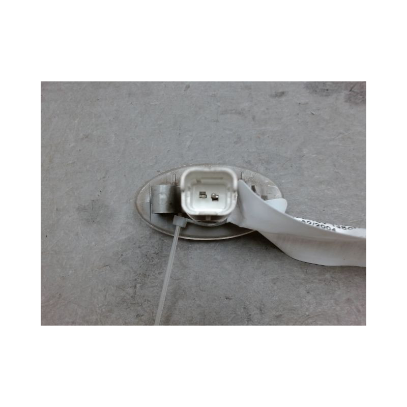 REPETITEUR AILE GAUCHE PEUGEOT 307 CC 03-05
