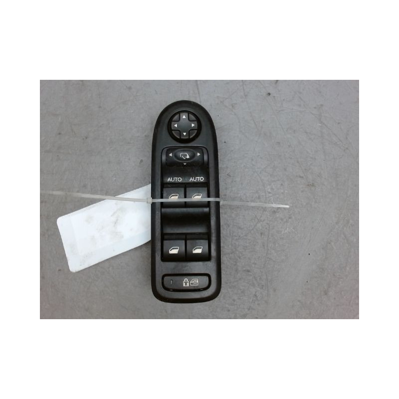 COMMANDE LEVE-GLACE PORTE AVG CITROEN C3 2 PHASE 1 1.4I - 8V