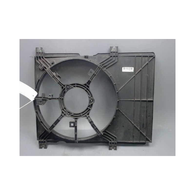 SUPPORT DE VENTILATEUR SUZUKI SWIFT 4 ESSENCE