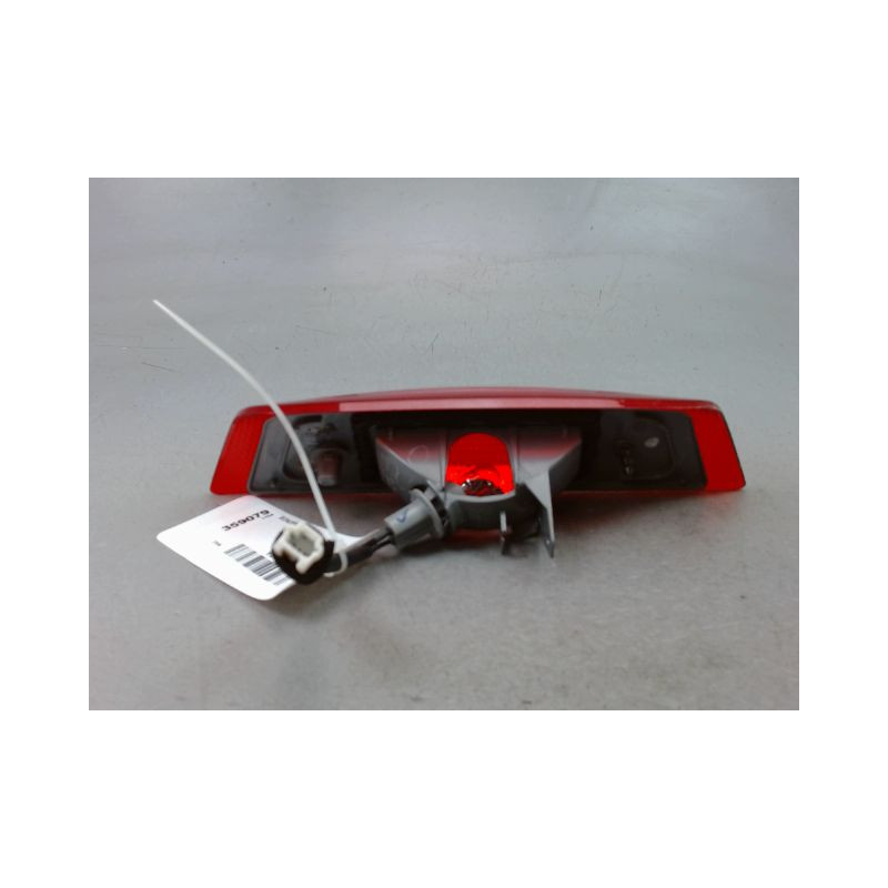 FEUX STOP SUPPLEMENTAIRE NISSAN MICRA