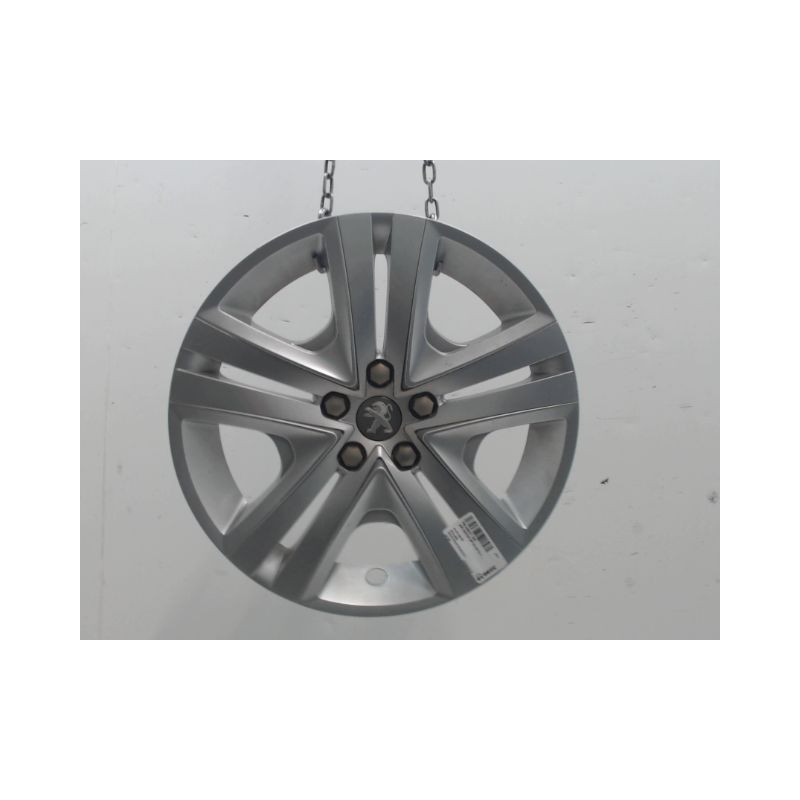 ENJOLIVEUR DE ROUE PEUGEOT 208 2012-...