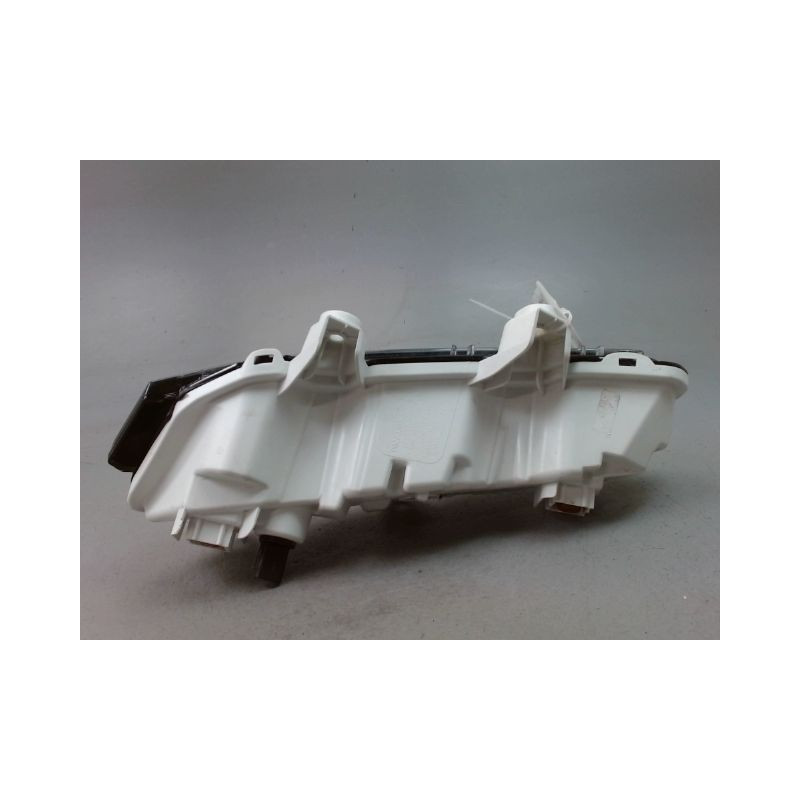 FEUX POSITION GAUCHE PEUGEOT 2008