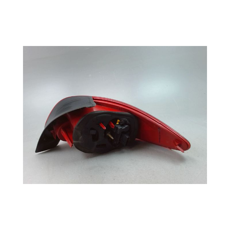FEU ARRIERE GAUCHE  PEUGEOT 206 1998-2009