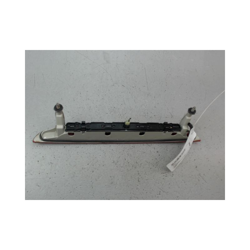 FEUX STOP SUPPLEMENTAIRE OPEL AGILA