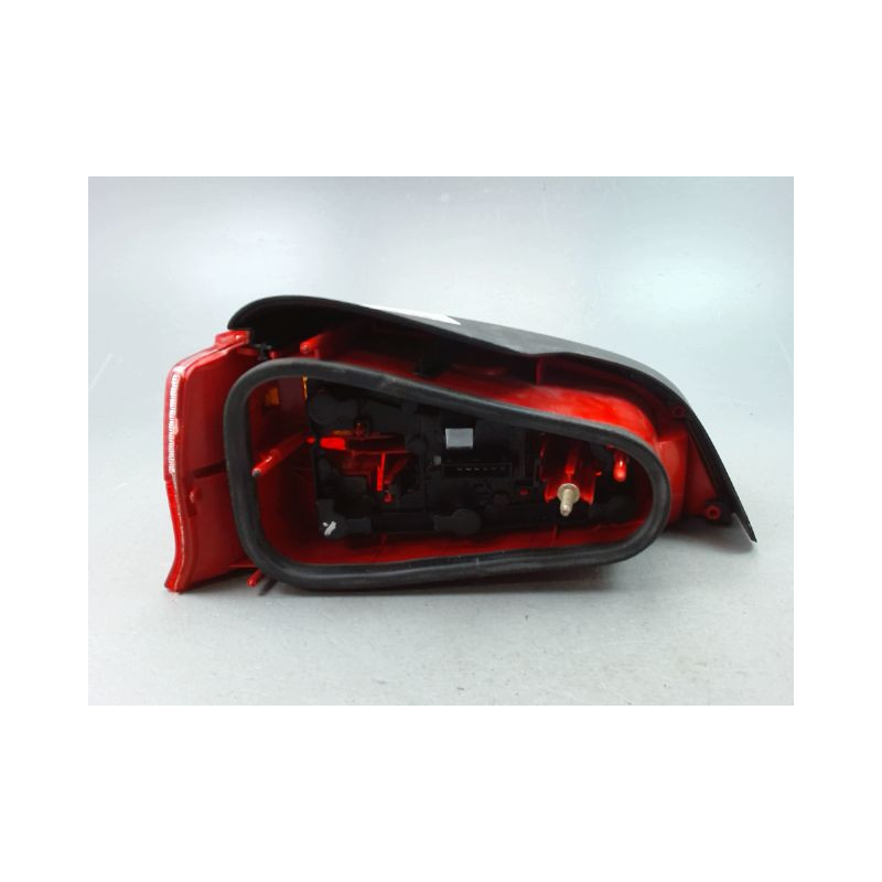 FEU ARRIERE DROIT PEUGEOT 106 Phase 1 1991-1996