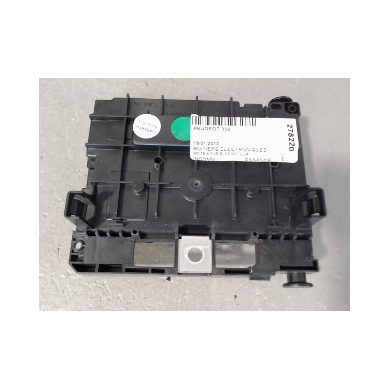 BOITE A FUSIBLES PEUGEOT 308