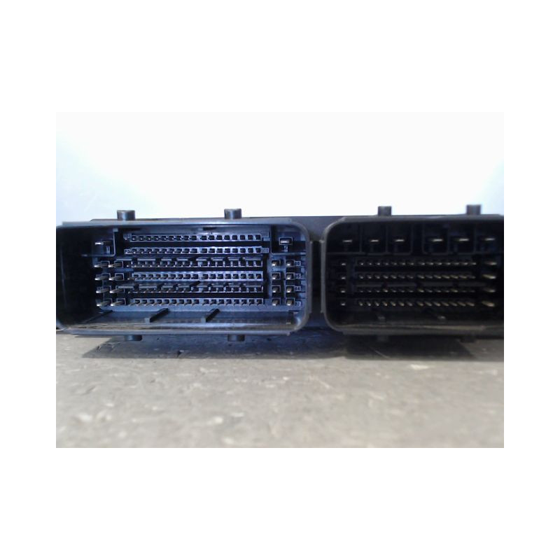 CALCULATEUR MOTEUR PEUGEOT 5008