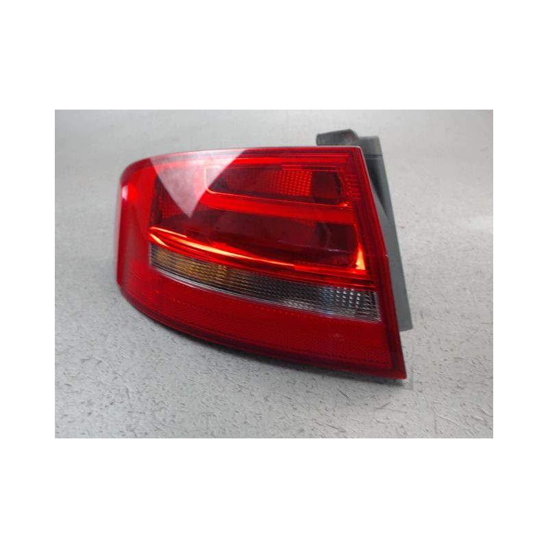 FEU ARRIERE GAUCHE  AUDI A4