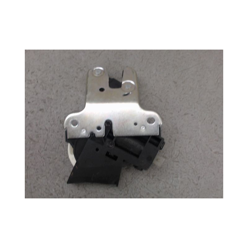 SERRURE COFFRE ARRIERE AUDI A4
