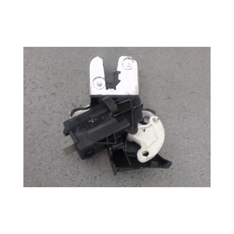 SERRURE COFFRE ARRIERE AUDI A4