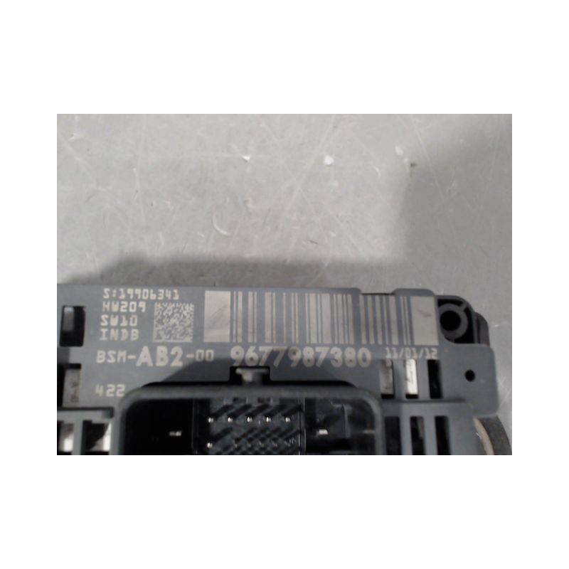 BOITE A FUSIBLES CITROEN DS4