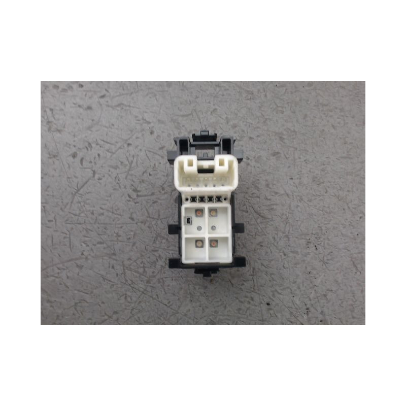 COMMANDE LEVE-GLACE PORTE AVD PEUGEOT 108