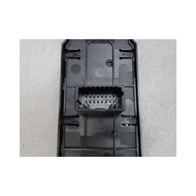 COMMANDE LEVE-GLACE PORTE AVG RENAULT MEGANE