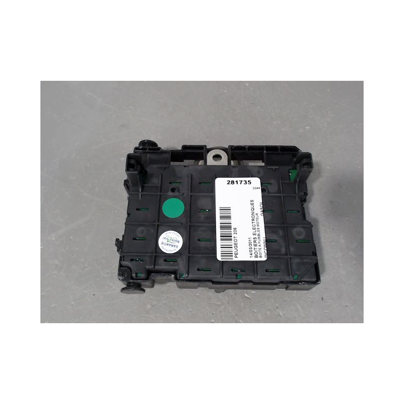 BOITE A FUSIBLES PEUGEOT 206