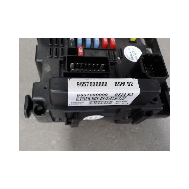 BOITE A FUSIBLES PEUGEOT 206