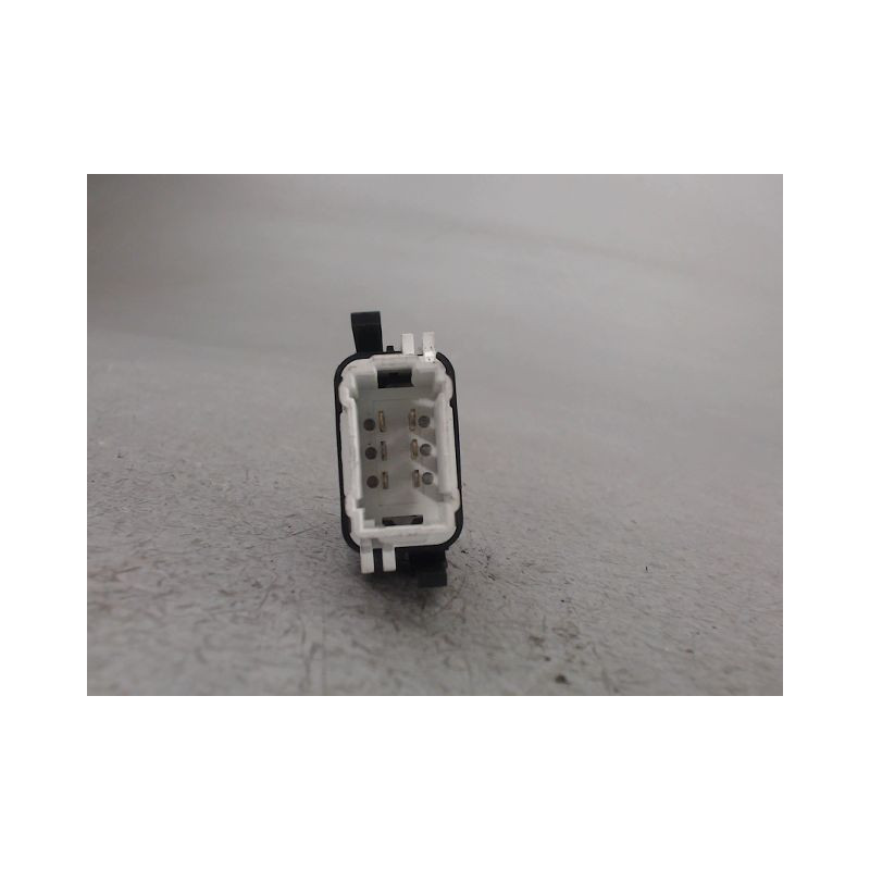 COMMANDE LEVE-GLACE PORTE AVD RENAULT CLIO