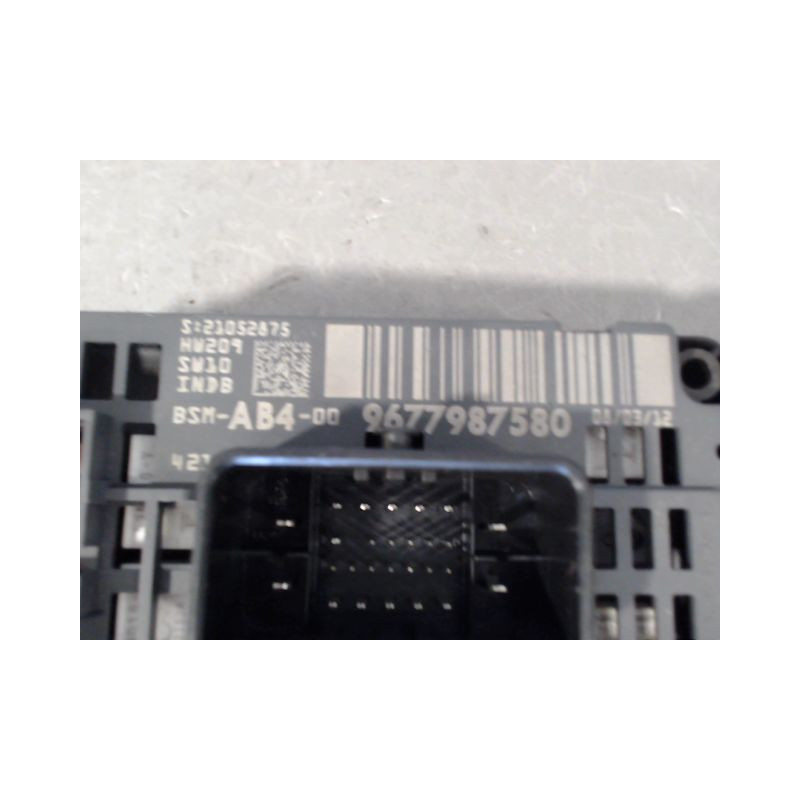 BOITE A FUSIBLES PEUGEOT 508