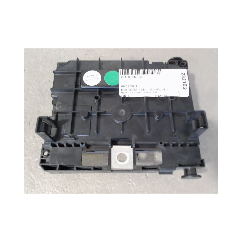 BOITE A FUSIBLES CITROEN C4
