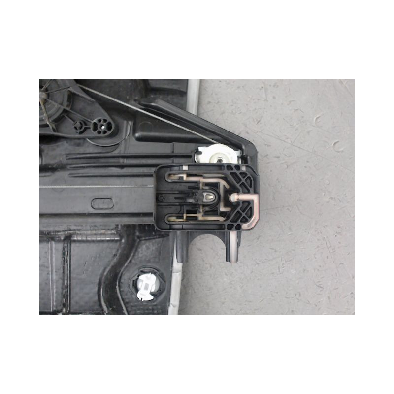 MECANISME LEVE-GLACE ARRIERE DROIT FORD FOCUS