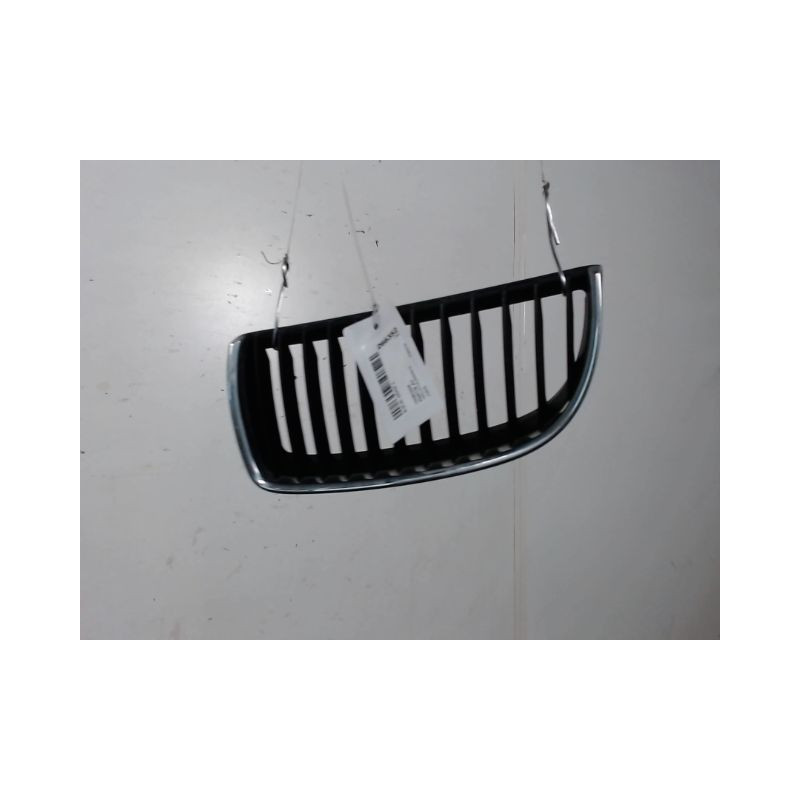 GRILLE CALANDRE GAUCHE B.M.W. SERIE 3