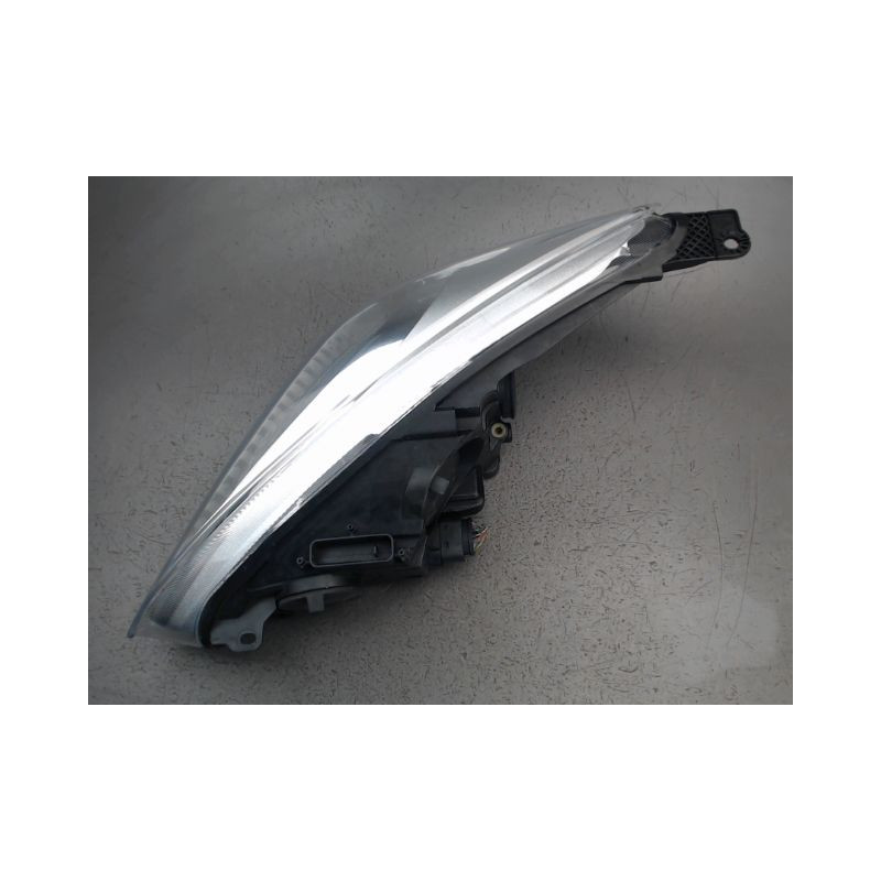 PHARE DROIT FORD FOCUS