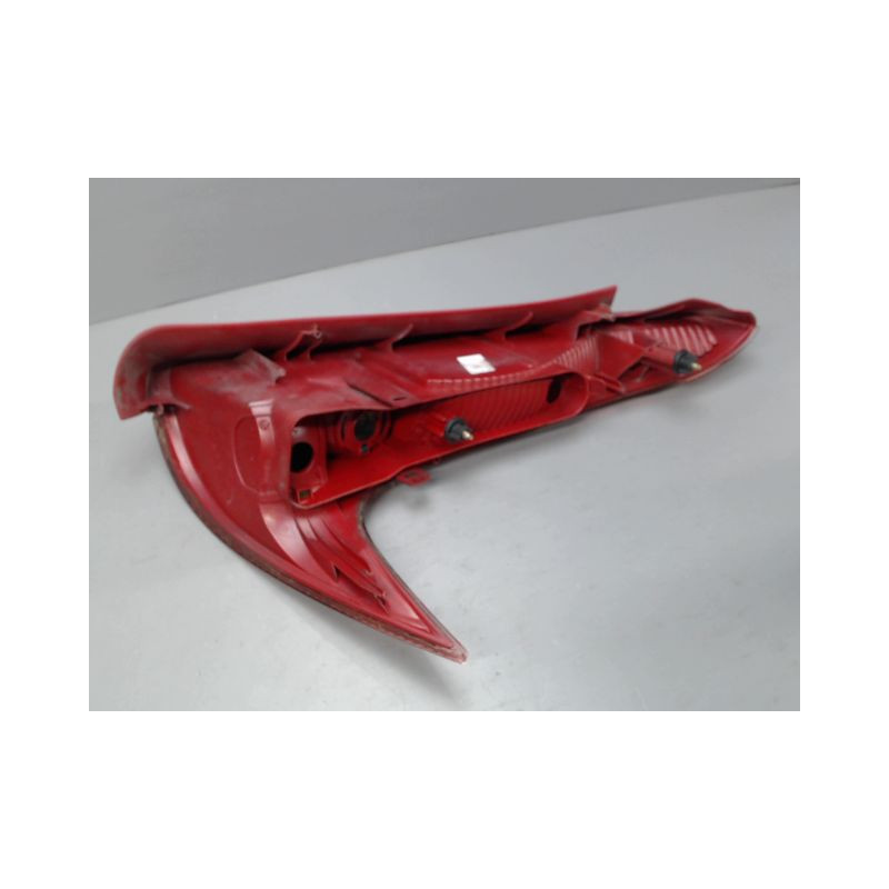 FEU ARRIERE GAUCHE  PEUGEOT 206