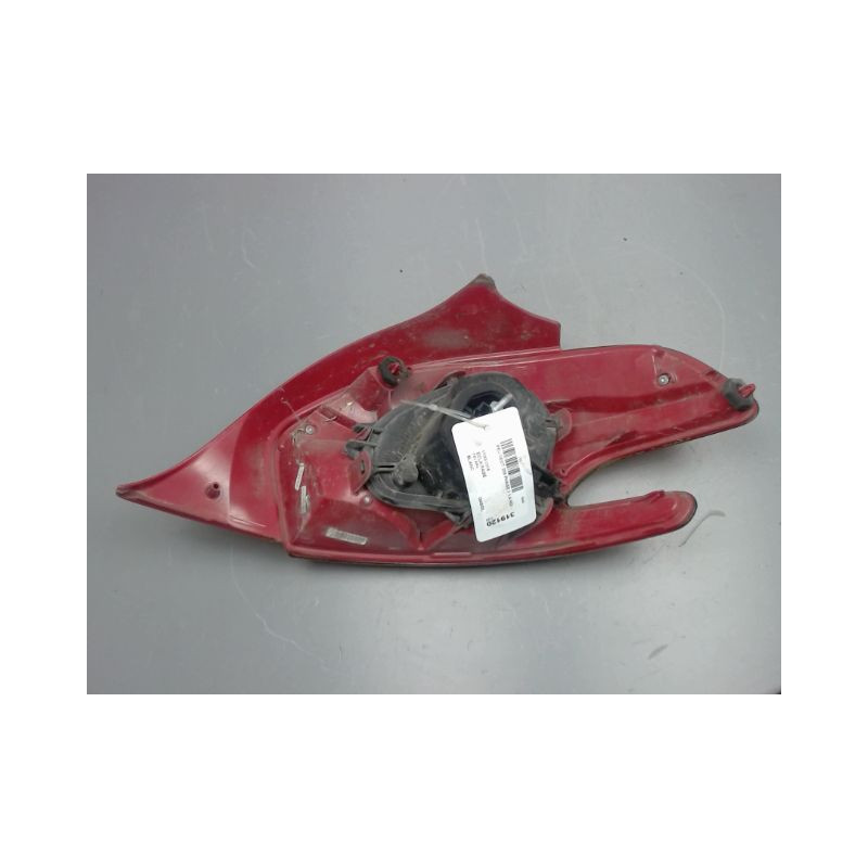 FEU ARRIERE GAUCHE  PEUGEOT 208 PHASE 1 1.4 HDI - 8V TURBO