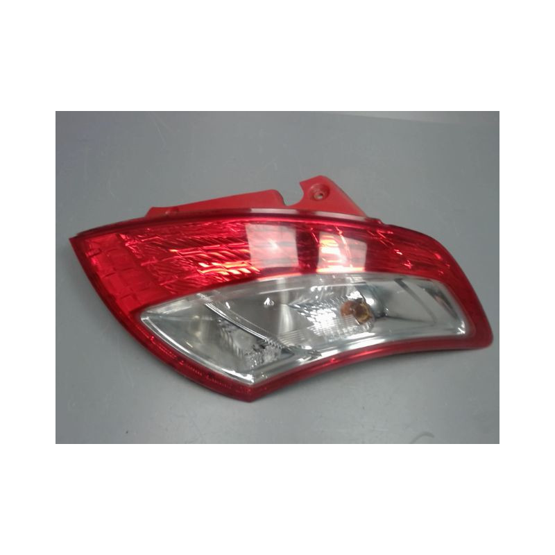 FEU ARRIERE DROIT SUZUKI SWIFT 4 ESSENCE