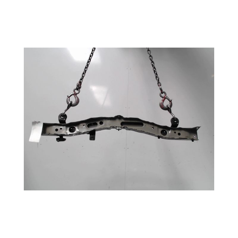 TRAVERSE SUPERIEURE ARMATURE AVANT TOYOTA AURIS 2010-