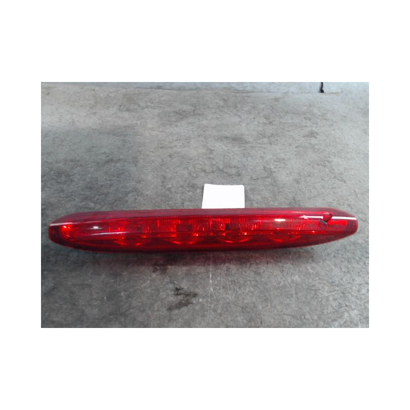 FEUX STOP SUPPLEMENTAIRE PEUGEOT 208