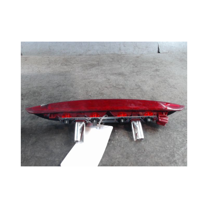 FEUX STOP SUPPLEMENTAIRE PEUGEOT 208