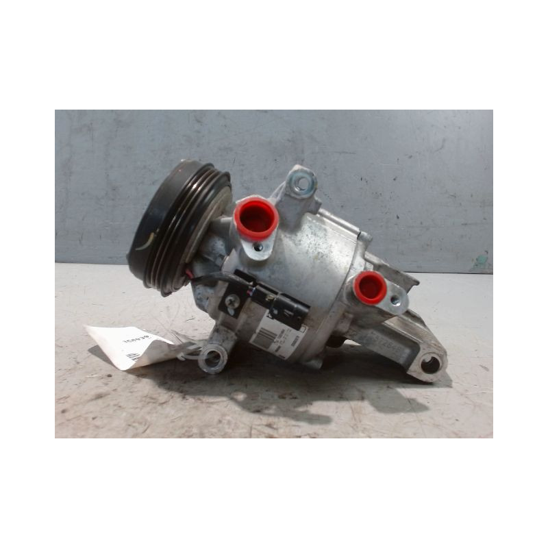 COMPRESSEUR AIR CONDITIONNE DACIA SANDERO
