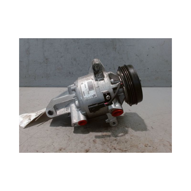 COMPRESSEUR AIR CONDITIONNE DACIA SANDERO