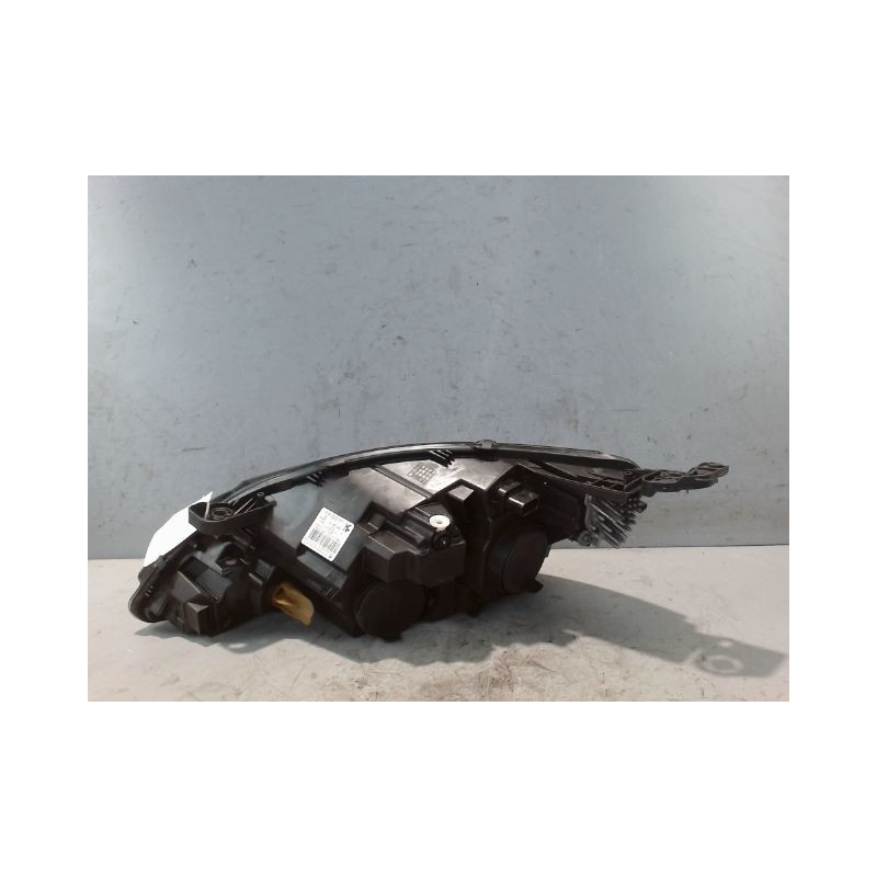 PHARE DROIT PEUGEOT 308 2011-