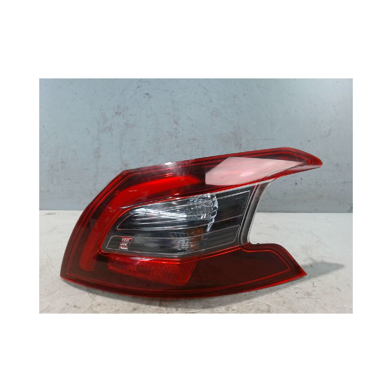 FEU ARRIERE DROIT PEUGEOT 308 2011-