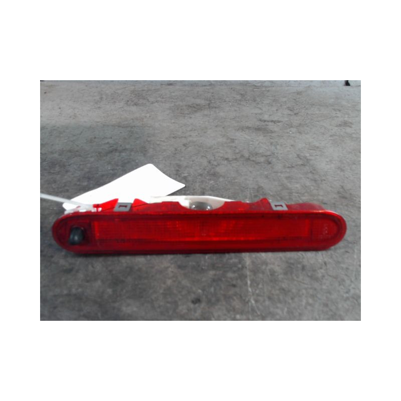 FEUX STOP SUPPLEMENTAIRE RENAULT KANGOO