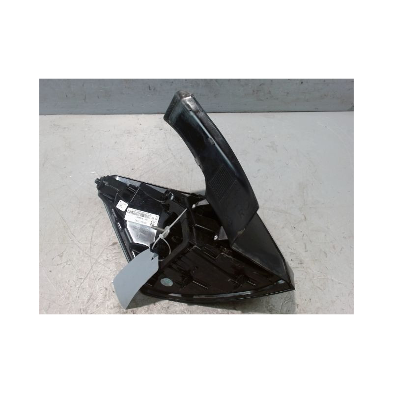 FEU ARRIERE DROIT PEUGEOT 3008 2009-