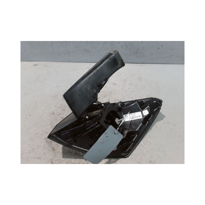FEU ARRIERE GAUCHE  PEUGEOT 3008 2009-