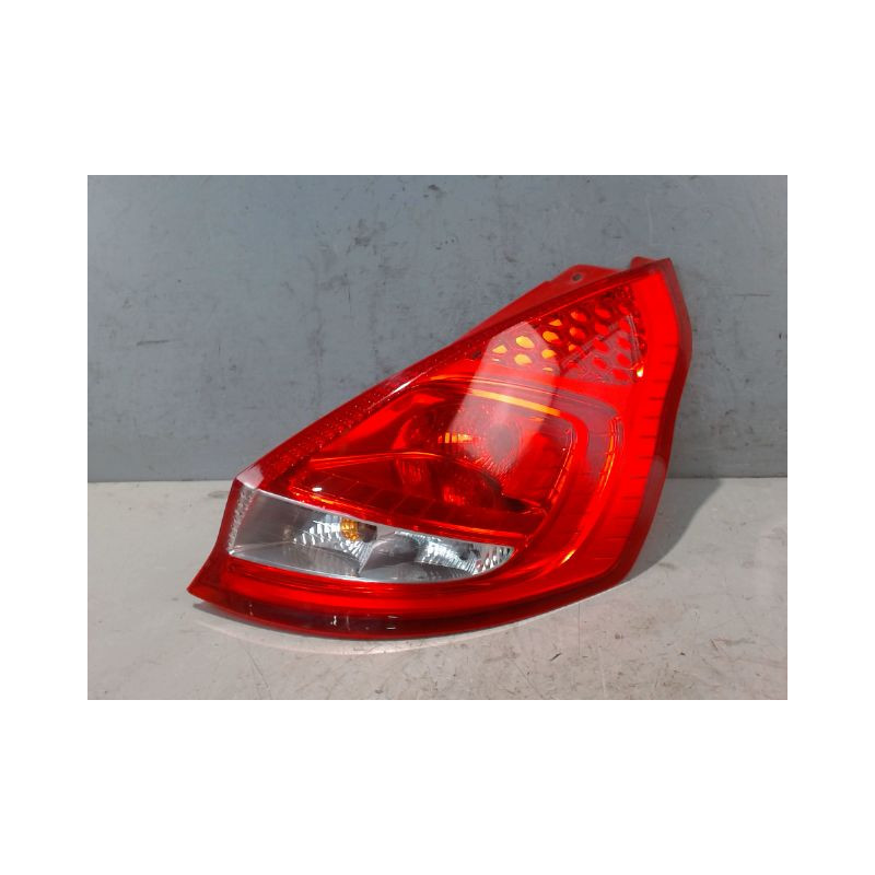FEU ARRIERE DROIT FORD FIESTA 2010-