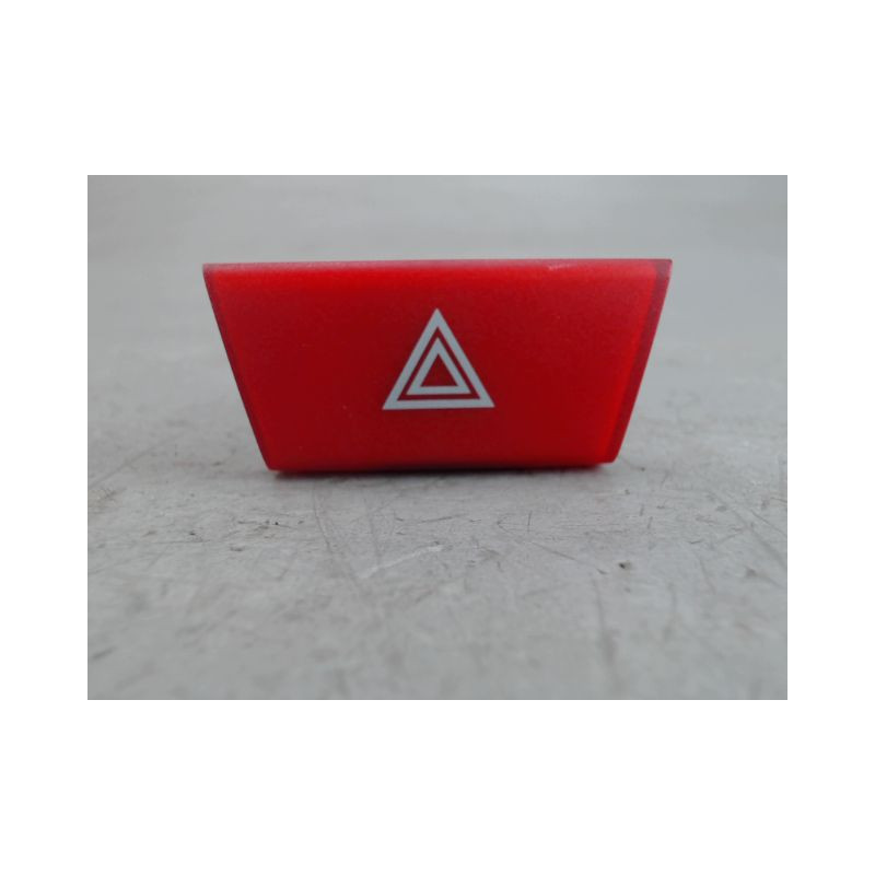 BOUTON DE WARNING CITROEN C1