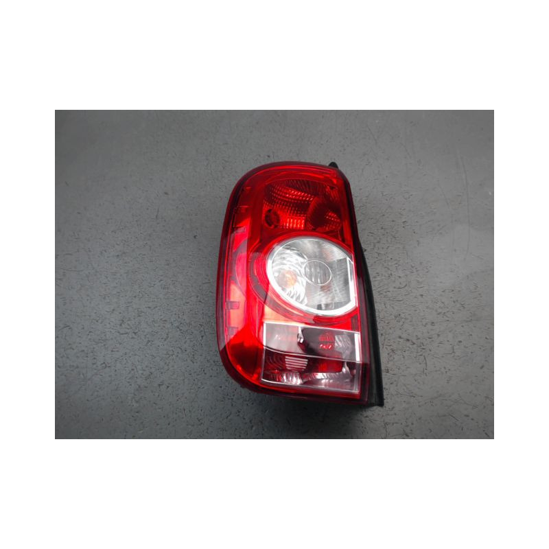 FEU ARRIERE GAUCHE  DACIA DUSTER