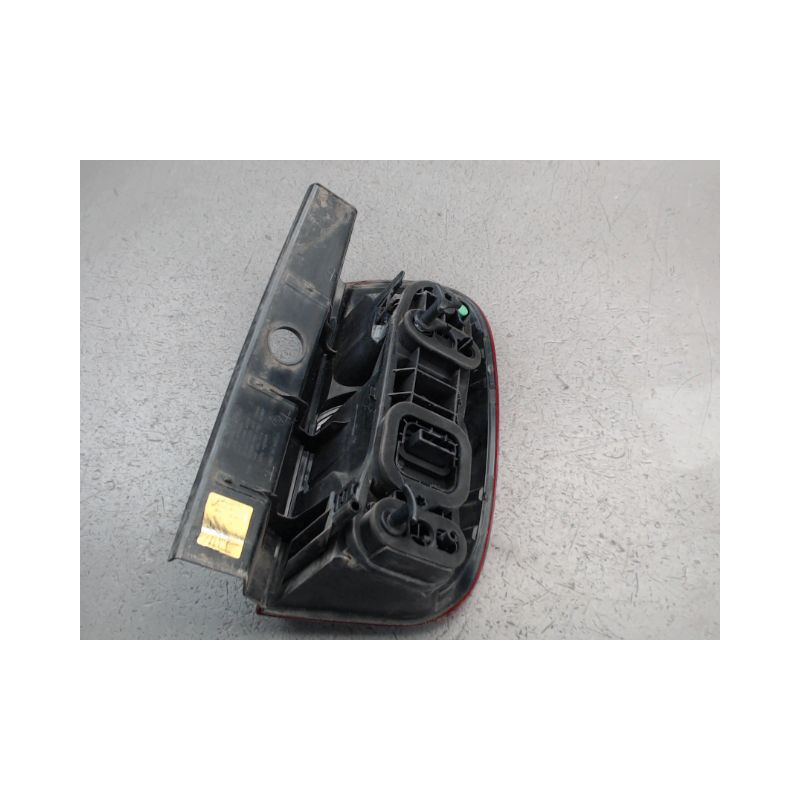 FEU ARRIERE GAUCHE  DACIA DUSTER