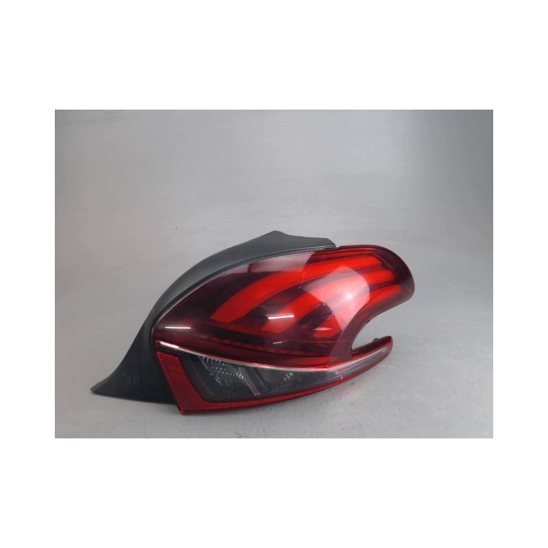 FEU ARRIERE DROIT PEUGEOT 208