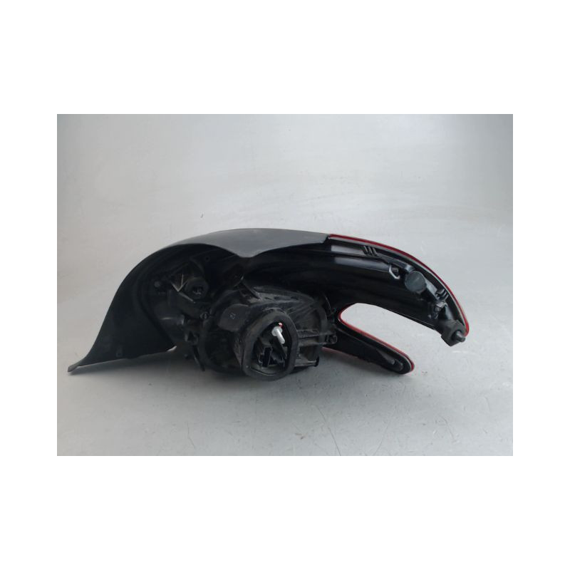 FEU ARRIERE GAUCHE  PEUGEOT 208