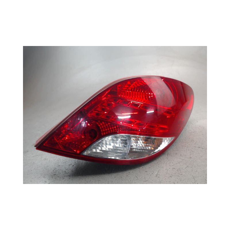 FEU ARRIERE DROIT PEUGEOT 207