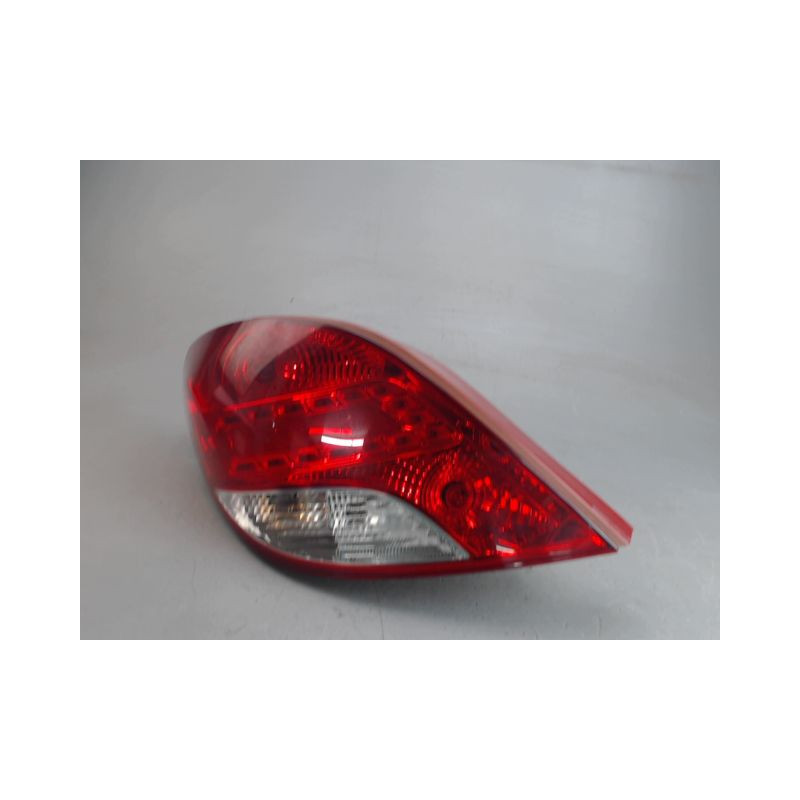 FEU ARRIERE GAUCHE  PEUGEOT 207