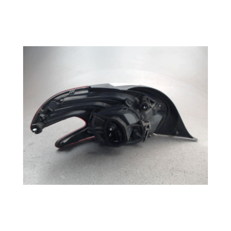 FEU ARRIERE DROIT PEUGEOT 208